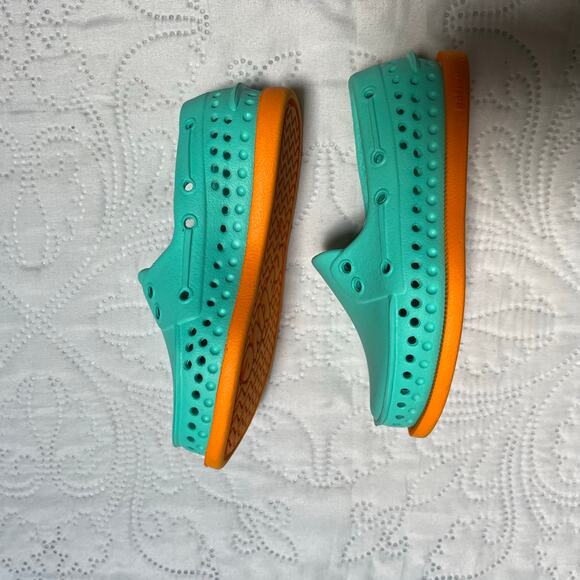 Native Howard Slip On Boat Shoes Size 6 - Picture 3 of 8